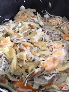 Una foto de Huevos con gulas