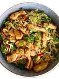 Wok de vermicelles de riz aux légumes