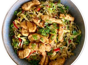 Une photo de Wok de vermicelles de riz aux légumes