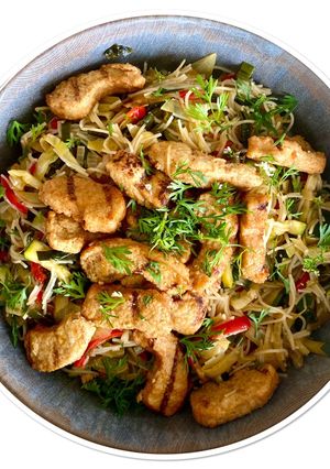 Une photo de Wok de vermicelles de riz aux légumes
