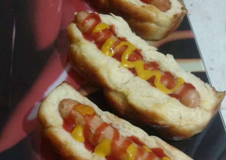 Recipe of Yummy Homemade diner roll sandwhich🌭