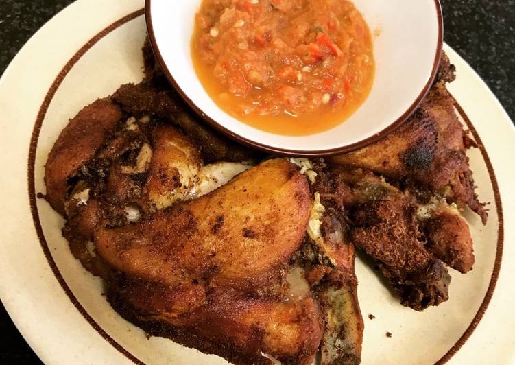 Ayam penyet