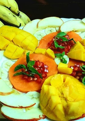 A picture of Fresh Fruit Platter.