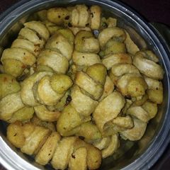 A picture of Yam curl rolls.