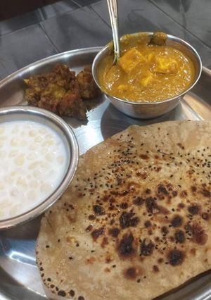 शाही पनीर (shahi paneer recipe in Hindi) रेसिपी मुख्य फोटो