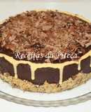 Bolo de aniversário zebrado de chocolate e baunilha