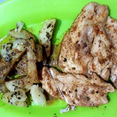 A picture of Steamed Potatoes & Chicken.