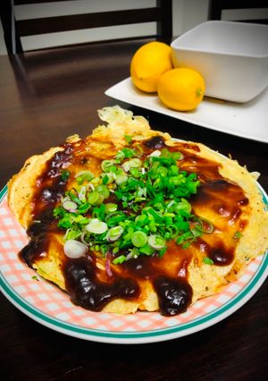Una foto de Variación de okonomiyaki con puerro Japonés NEGUIYAKI🇺🇾🇯🇵ねぎ焼き