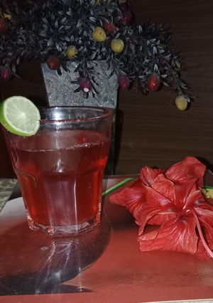 गुड़हल के फूलों का शरबत (gudhal ke phool ka sharbat recipe in hindi) रेसिपी मुख्य फोटो