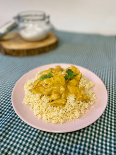 Una foto de Pollo Ras el Hanout con cuscús