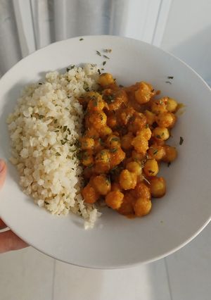 Una foto de Garbanzos al curry rapidísimos