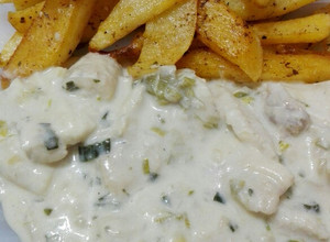 Una foto de Pescado con salsa de Queso crema y verdeo