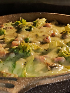 Foto principal de Pastel de brócoli, bacon y queso al horno