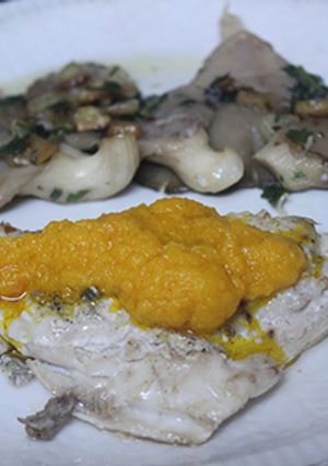 Una foto de Filete de dorada con setas