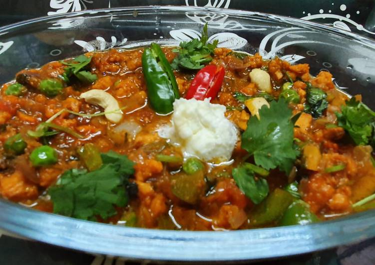 Recipe of Favorite Chicken Keema Masala Curry