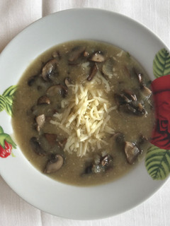 Una foto de Sopa de champiñones