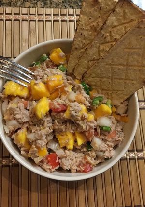 Una foto de Ceviche de atún con mango