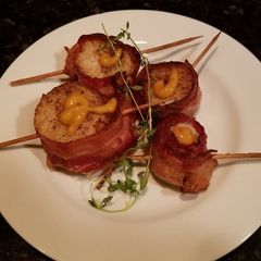 A picture of Grilled Scallops, Wrapped in Bacon.