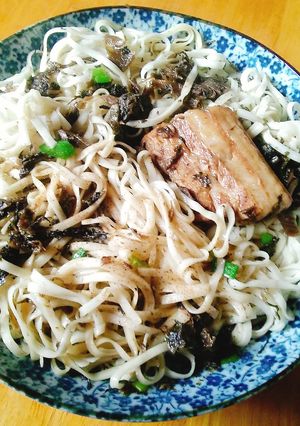 梅干扣肉拌麵 的食譜成品照片