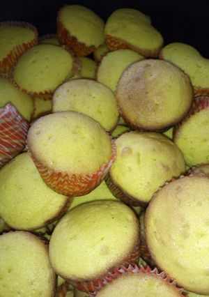 A picture of Vanilla cup cakes.