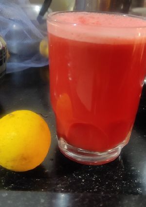 गाजर का जूस (gajar ka juice recipe in Hindi) रेसिपी मुख्य फोटो