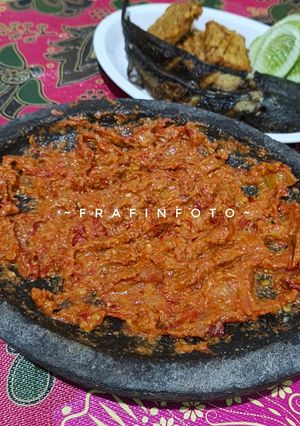 Foto resep Sambel Pecel Lele Khas Lamongan