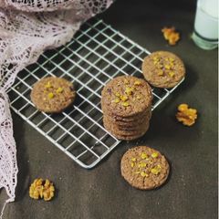 A picture of Walnut flatty chocolate butter cookies.