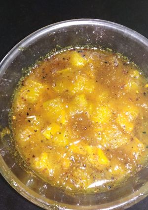 A picture of Mango chutney.