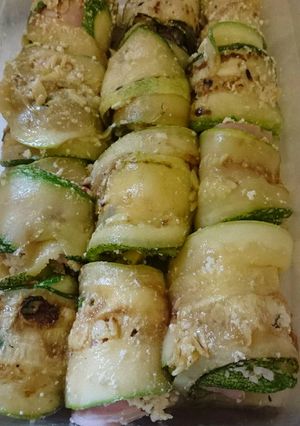 Una foto de Rollitos de zucchini
