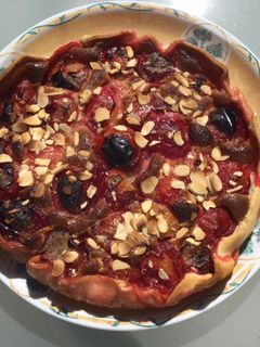 Une photo de Tarte prunes vanille et amandes