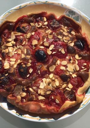 Une photo de Tarte prunes vanille et amandes