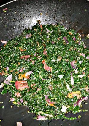 A picture of Collard green stir fry#4weekschallenge.