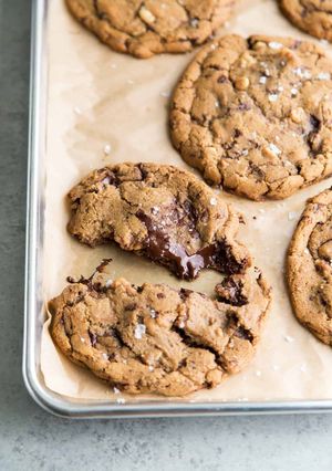 A picture of Classic chocolate chip cookies.