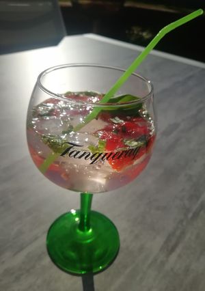 Une photo de Apéritif fraise basilique