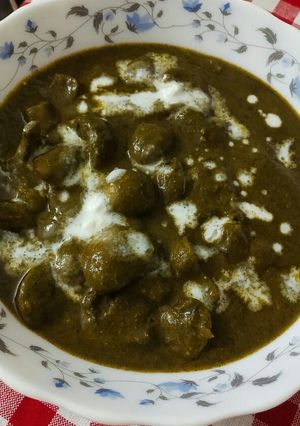 A picture of Palak Mushroom.