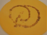 Crema de zanahoria y apio con aceite de hierbas