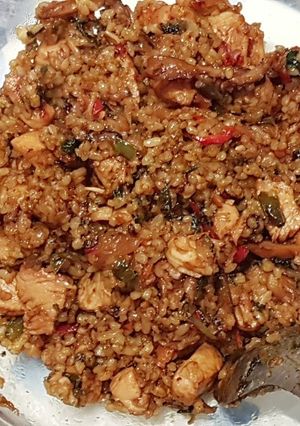 Foto principal de Arroz frito con setas shiitake, verduras y pechuga de pavo