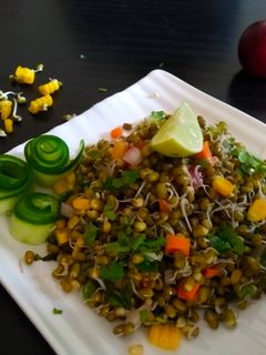 પ્રોટીન સલાડ (Protein Salad Recipe In Gujarati) રેસીપી મુખ્ય ફોટો