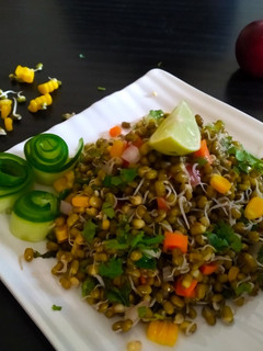 પ્રોટીન સલાડ (Protein Salad Recipe In Gujarati) રેસીપી મુખ્ય ફોટો