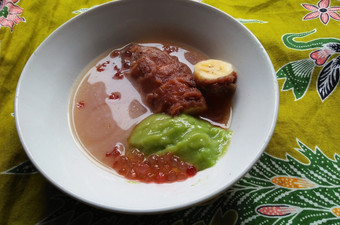 Resep Pisang Cokelat Bubur Sumsum Pandan Mutiara, Dengan Kuah Merah Putih Simpel