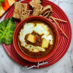 A picture of Dal makhni.