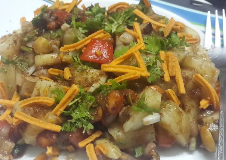 Simple Way to Cook Perfect Aloo Kabli /Chatpata Potato Chaat