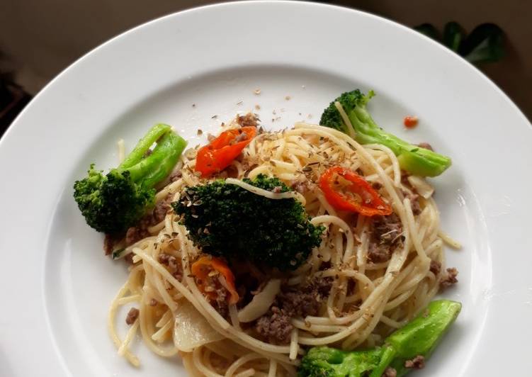 Bagaimana Membuat Spaghetti Tuna Aglio e Olio yang Bisa Manjain Lidah