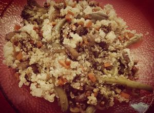 Una foto de Quinoa con verduras salteadas APTO VEGGIE / APLV