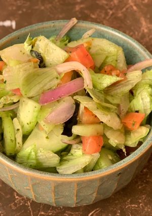 A picture of Greens Salad.