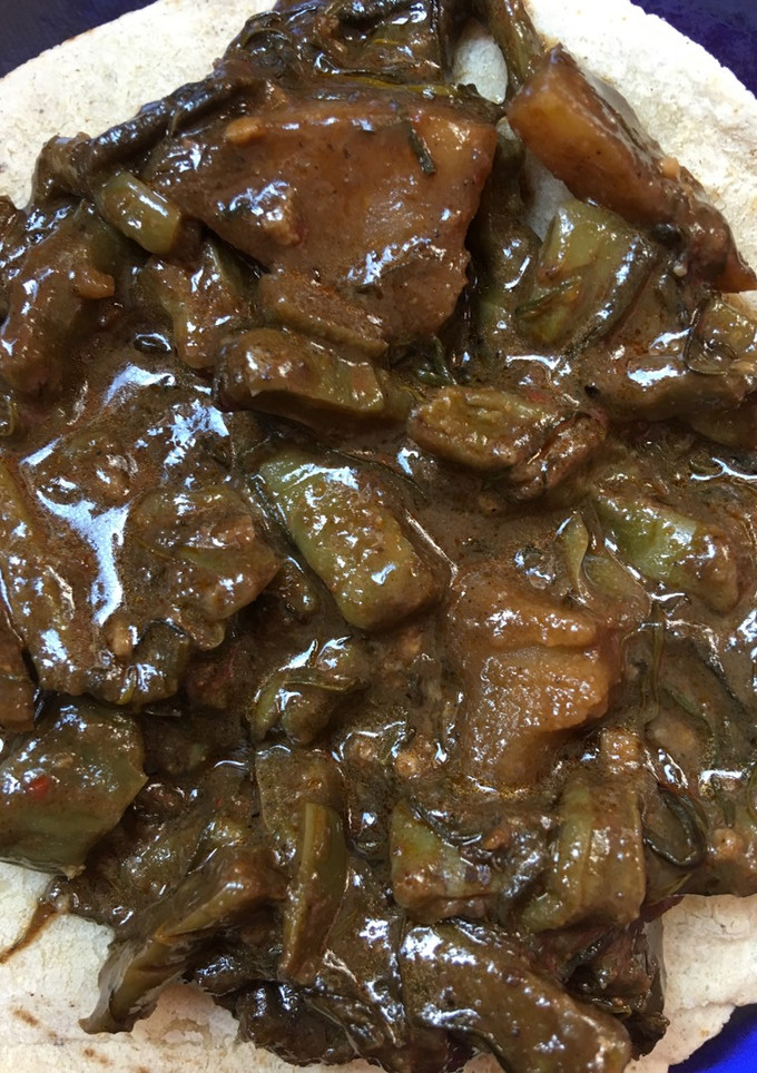 Una foto de Romeritos en mole