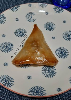 Une photo de Samossa fromage olives et persil 🍴