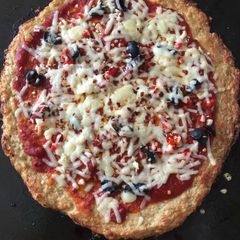 A picture of Cauliflower pizza crust.