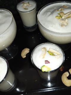 A picture of Kaju pista shake.