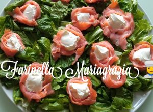 Foto di La fresca e irresistibile insalata di lattuga km zero con salmone affumicato e crema spalmabile 👩‍🍳❤️🏡🦁